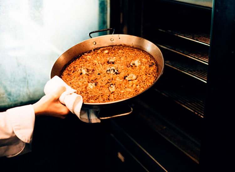 Arroz a banda de gambita roja y sepionet